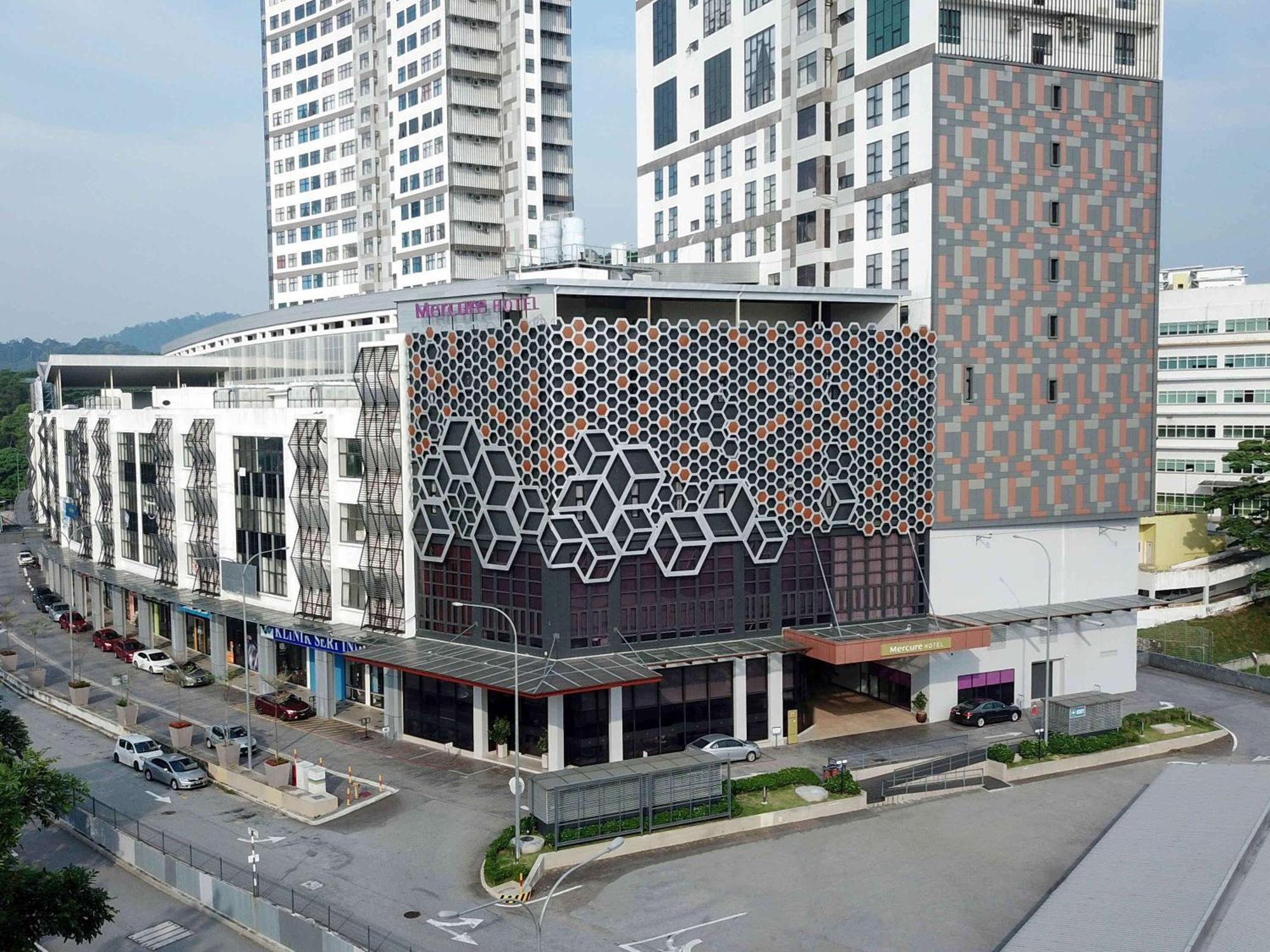 Mercure Selangor Selayang Hotel Batu Caves Exterior photo